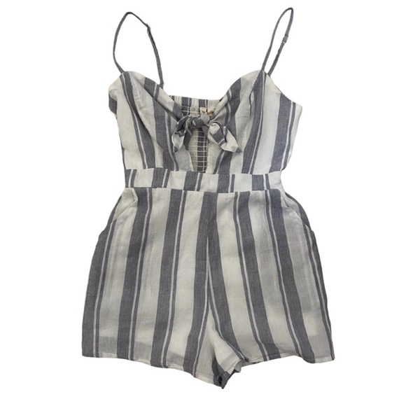 Sky and Sparrow blue and white striped romper Size XS - Picture 2 of 6